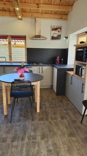 virtuve, Chalet détente (Chalet detente) in Montaut (Midi-Pyrenees)