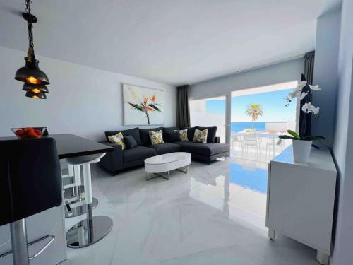 Modern, spacious 3 bedroom apartment with sea view, Málaga