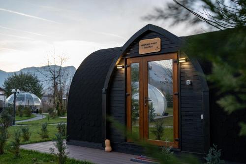 Glamp In Style Pods Resort in 布兰