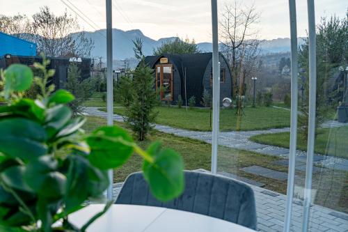 Glamp In Style Pods Resort in 布兰