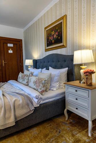 Deluxe Suite with Spa Bath