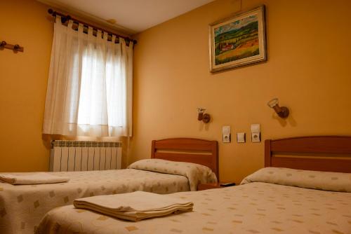 Pensión Discoves (Pension Discoves) in Pinseque