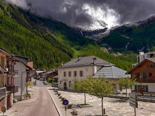 Surrounding environment, Vue Mont Blanc, balcon et parking prive in Argentiere