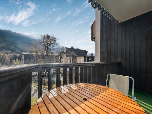 Balcony/terrace, Vue Mont Blanc, balcon et parking prive in Argentiere