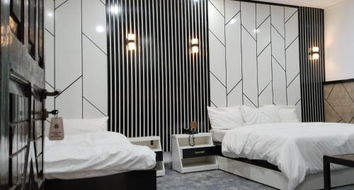 Hotel park way Fizaghat in Sangota