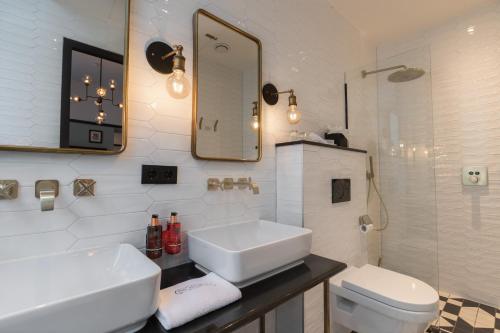 The Hendrick's Hotel - image 14