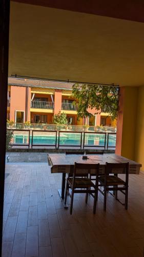 2 bedrooms, 4 beds