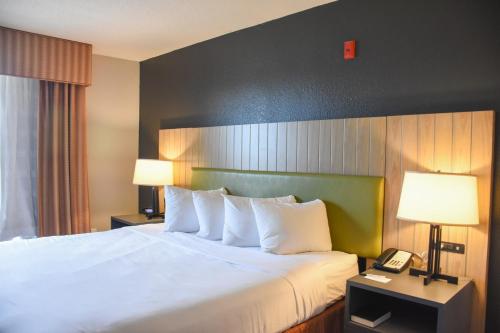 Country Inn & Suites By Radisson Bloomington-Normal West, IL in Bloomington, USA