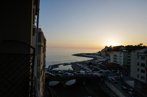 Appartamento a 100m dal mare e dal Gaslini, Janov (fotografie 8)