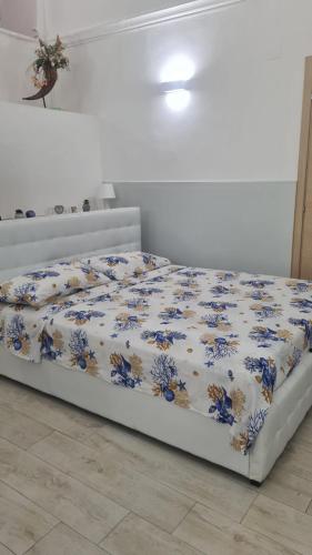 1 king bed, 1 sofa bed