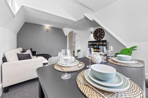 Spacious 4BR Home Ahava House, Prime Brixton, Wi-Fi, Londra