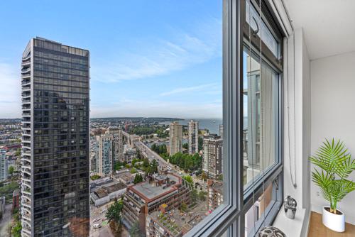 Skyline Serenity Stunning Two Bedroom Apartment with Breathtaking City Views in Vancouver, Canada