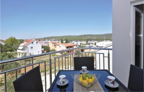 1 Bedroom Cozy Apartment In Bibinje