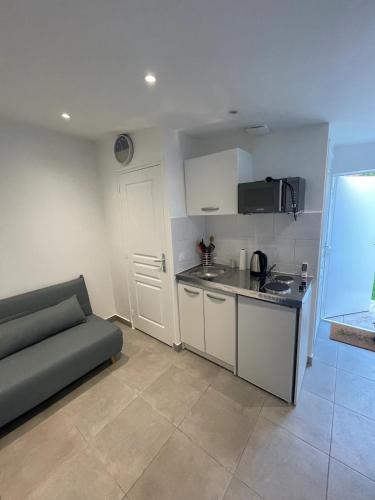 Удобства, Studette indépendante tout confort sur jardin (Studette independante tout confort sur jardin) in Епине сюр Сен