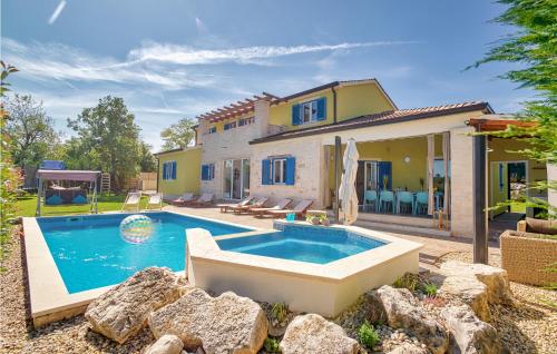 Pet Friendly Home In Naselje Muzini