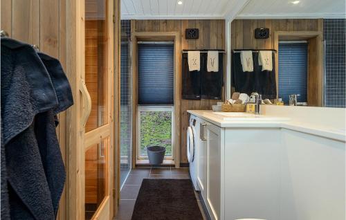 Bathroom, Gorgeous Home In Sjusjøen With Kitchen in Sjusjoen