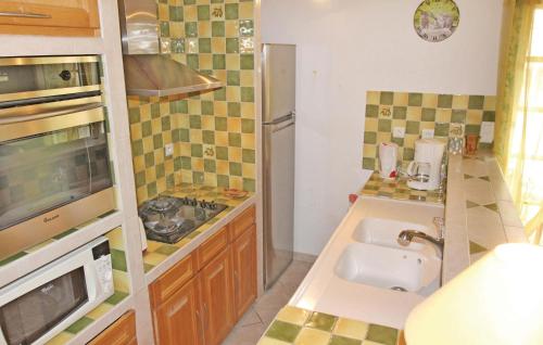 Kitchen, Beautiful Home In St-Andre-Dolerargues in Lussan
