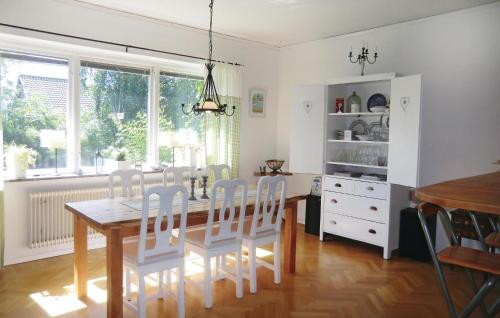 Kitchen, 4 Bedroom Stunning Home In Helsingborg in Rosengarden
