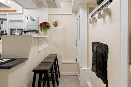 Historic Home With Free Parking In Quiet, Convenient in Philadelphia, USA