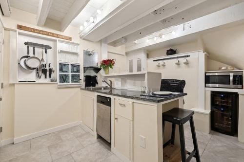 Historic Home With Free Parking In Quiet, Convenient in Philadelphia, USA
