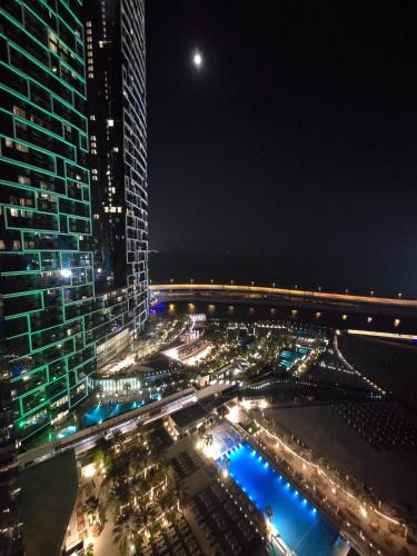 Beachfront 250 view private beach high floor - image 8