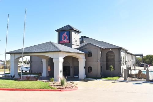 Motel 6-Brenham TX - image 13