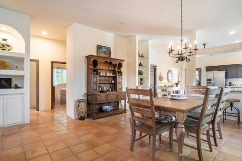 Charming La Quinta Santa Fe style home with new Pool and Spa! in La Quinta, USA
