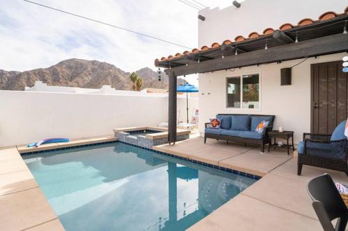 Charming La Quinta Santa Fe style home with new Pool and Spa! in La Quinta, USA