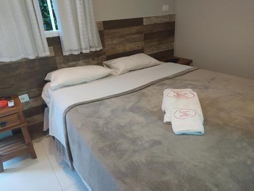 2 twin beds