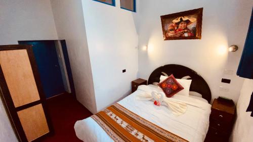 Double or Twin Room image 4