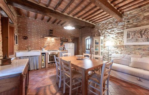 One-Bedroom Holiday Home