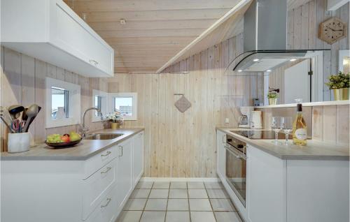 keittiö, Holiday Home Rebekkavej Xii in Hvide Sande