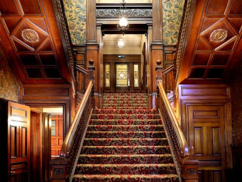 Macdonald Norwood Hall Hotel - image 5
