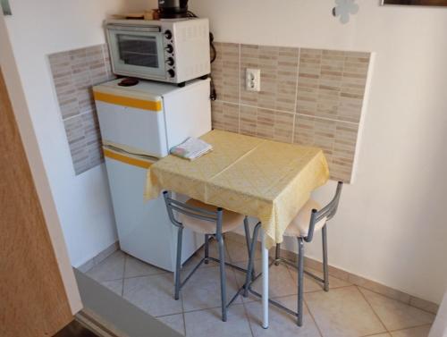 One-Bedroom Apartment with Terrace image 6