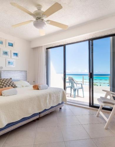 Ocean view front beach villa, Cancún (photo 4)