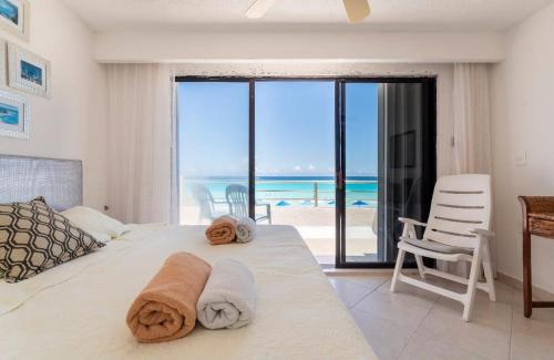 Ocean view front beach villa, Cancún (photo 5)