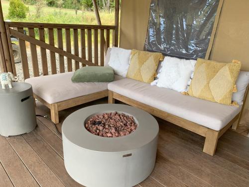 Bethells Luxury Retreat - Auckland Glamping in وايتاكير
