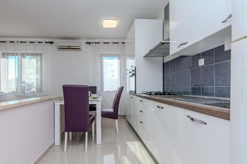 Three-Bedroom Holiday Home  image 3