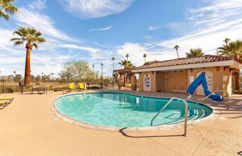 Вид, Extended Stay America Suites - Palm Springs - Airport in Палм-Спрінгс (Каліфорнія)