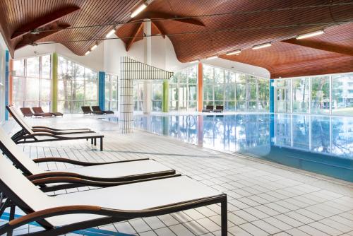 Swimming pool, Valdys Resort Hotel Les Pins in Saint-Jean-de-Monts