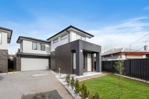 Entire House Stay in Springvale