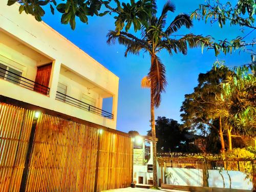 Sunny in Praia de Daniela