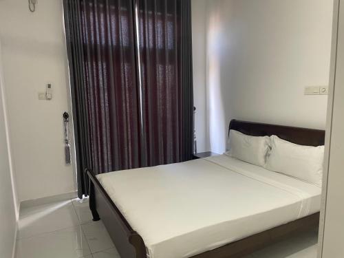 In the heart of Colombo 2 Bedrooms Apartment - image 10