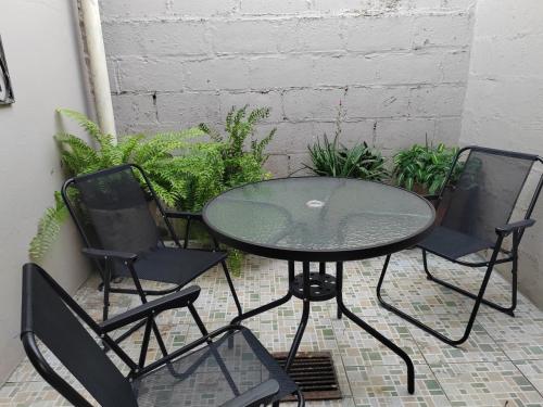 المرافق, Hostal La Campana in سان ميجويل