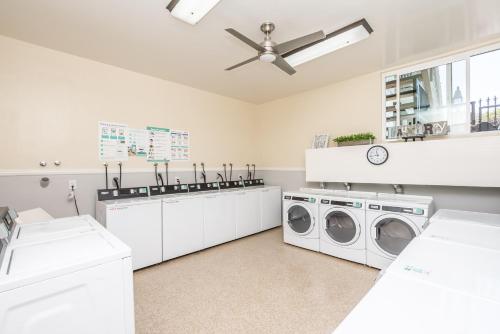 1 BR condo wgarden views resort pool and spa in Oceanside, USA