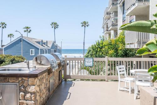 1 BR condo wgarden views resort pool and spa in Oceanside, USA