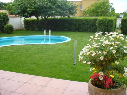 Swimming pool, Fontana in Prague 15