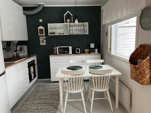 บริการและสิ่งอำนวยความสะดวก, Kolin Pikkukolo - Saunallinen studiohuoneisto in โคลี
