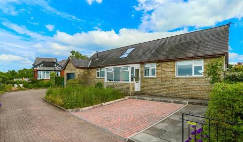 Loft apartment in Accrington Stunning Lancashire views in آكرنجتون