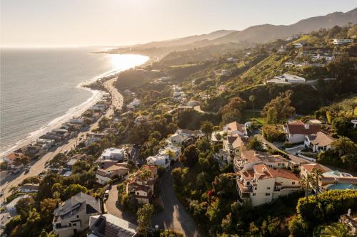 Villa Reina by Fieldtrip Majestic Ocean-View Villa in Malibu in Topanga, USA